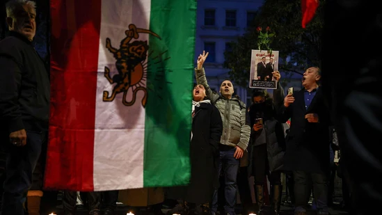 ईरान विरोध लाइव: मरने वालों की संख्या 16,500 के पार, तेहरान ने अमेरिका पर दोष मढ़ा