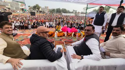 Congress leaders at the Mahapanchayat in Sitapur o 1769276256460