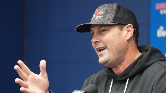 फिलिप रिवर टू बिल्स: बफ़ेलो में पूर्व-कोल्ट्स क्यूबी के लिए काम करने वाला प्रमुख कारक; ब्रायन डाबोल, जो ब्रैडी को बड़ा झटका लगा