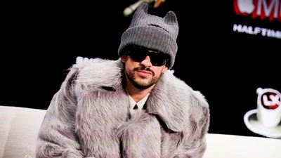 Super Bowl Halftime Football 0 1770581274825 1770581289447