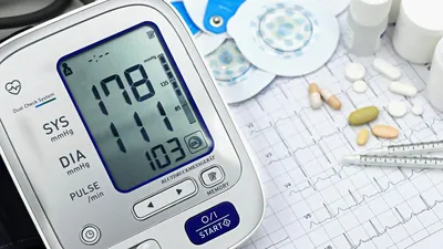 क्या आप जानते हैं कि रक्तचाप कम करने का सबसे तेज़ तरीका स्वाभाविक रूप से 2 मिनट से भी कम समय में होता है? हृदय रोग विशेषज्ञ बताते हैं कि यह क्या है