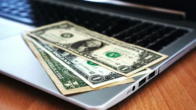 अमेरिकी सुप्रीम कोर्ट ने ट्रंप के टैरिफ पर रोक लगाई: 2,000 डॉलर के प्रोत्साहन चेक का क्या होगा?