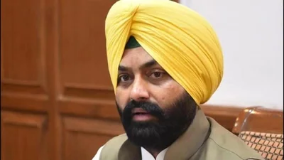 वेयरहाउसिंग कॉर्पोरेशन कर्मचारी आत्महत्या मामले में पंजाब के पूर्व मंत्री भुल्लर गिरफ्तार| भारत समाचार