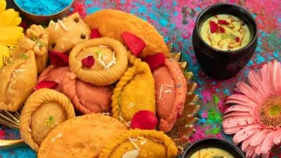 होली की मिठाइयाँ खाने के बाद पेट फूला हुआ महसूस हो रहा है? आहार विशेषज्ञ ने 4 डिटॉक्स टिप्स साझा किए: नींबू पानी पिएं, दही खाएं और भी बहुत कुछ