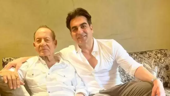 अरबाज खान ने ब्रेन हैमरेज के बाद पिता सलीम खान के बारे में अपडेट साझा किया, आश्वासन दिया कि उन्हें जल्द ही छुट्टी मिल जाएगी
