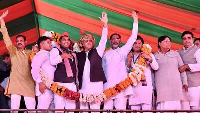 Samajwadi Party president Akhilesh Yadav and other 1774808674824