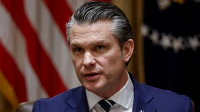 क्या पीट हेगसेथ के दलाल ने ईरान हमले से पहले रक्षा कोष खरीदने का प्रयास किया था? शॉन पार्नेल बोलते हैं, ‘यह आरोप है…’