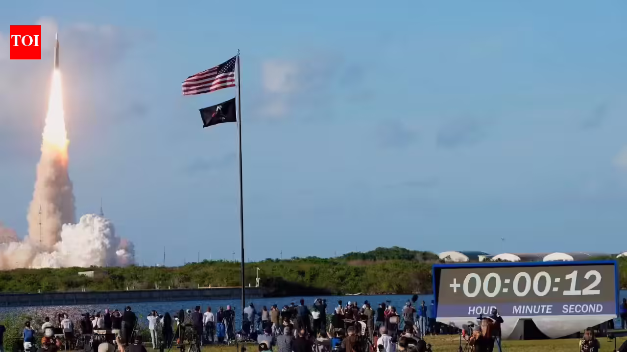 1972 के बाद पहली बार, मनुष्य ने पृथ्वी की कक्षा छोड़ी: आर्टेमिस II अंतरिक्ष यात्री चंद्रमा के लिए रवाना हुए; आगे क्या आता है?