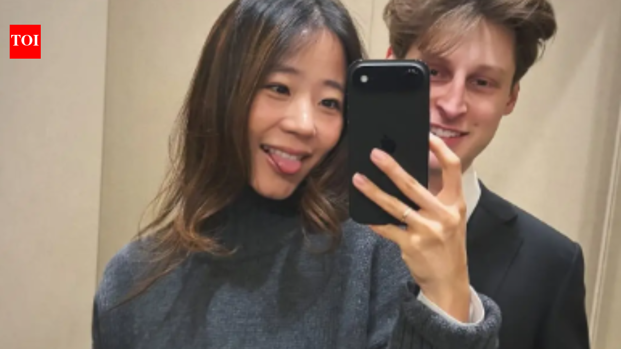 1777321418 photo