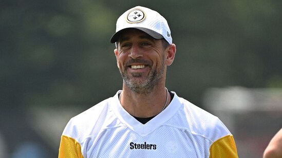 ब्रिटनी अफवाहों के बीच एरोन रॉजर्स का कहना है कि पत्नी ‘सार्वजनिक जीवन नहीं चाहतीं’; जुनून के लिए पापराज़ी की आलोचना की