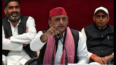 Akhilesh Yadav remarked that on one hand there i 1776096959772