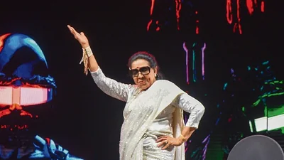 Asha Bhosle performance during India s biggest con 1710010533922 1776001390429