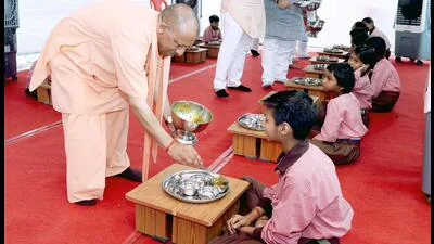 Chief minister Yogi Adityanath serving mid deal to 1775333905923