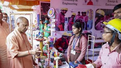 वाराणसी से शुरू हुआ स्कूल चलो अभियान: योगी बोले- शिक्षा पिछली सरकार के एजेंडे में नहीं थी
