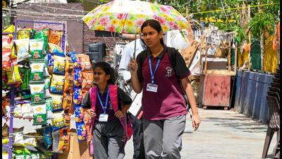 सुबह 7.30 बजे से दोपहर 12.30 बजे तक: नोएडा प्रशासन ने कक्षा 8 तक स्कूल के समय में संशोधन किया