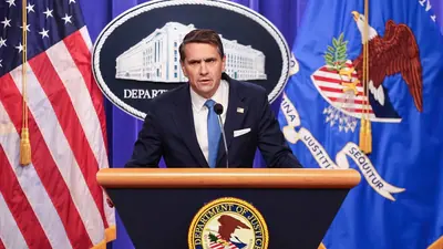 FILES US POLITICS TRUMP BONDI 15 1775156696898 1775156702470