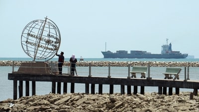 IRAN CRISIS MALACCA STRAIT 0 1777001180816 1777001189256