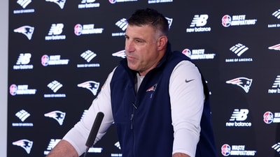 Mike Vrabel kiss 1776971362741 1776971362840 1777118192589
