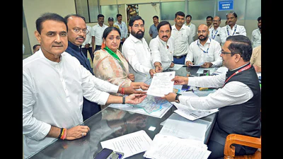 सुनेत्रा पवार ने उपचुनाव के लिए नामांकन दाखिल करते समय भावनात्मक टिप्पणी की