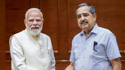 Prime Minister Narendra Modi on Saturday met econo 1777127696523