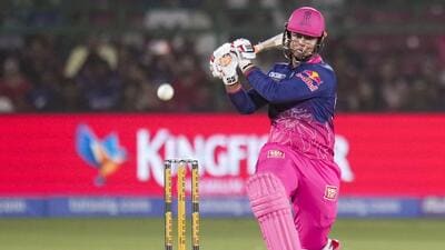 Rajasthan Royals Vaibhav Sooryavanshi plays a sho 1777386591518