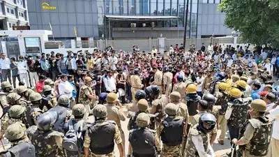 विरोध प्रदर्शन के बाद उत्तर प्रदेश ने श्रमिकों के लिए न्यूनतम वेतन बढ़ाया नोएडा| भारत समाचार