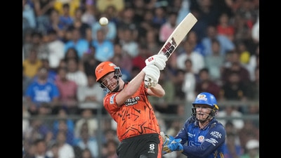 Sunrisers Hyderabad s Heinrich Klaasen plays a sho 1777487518869