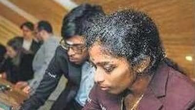 Vaishali and Praggnanandhaa after her Candidates w 1777429272507