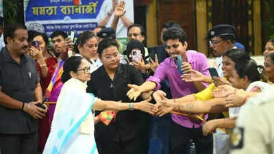 बंगाल को भूल जाइए, हम दिल्ली से बीजेपी को उखाड़ फेंकेंगे: चरण-1 के मतदान के बाद सीएम ममता बनर्जी | कोलकाता समाचार