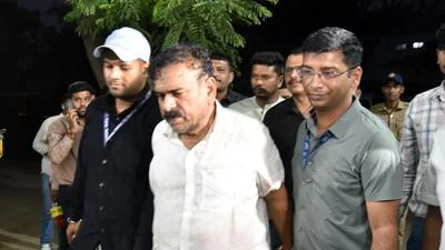 p Kharat forged signatures to open 32 fake accoun 1776794677047