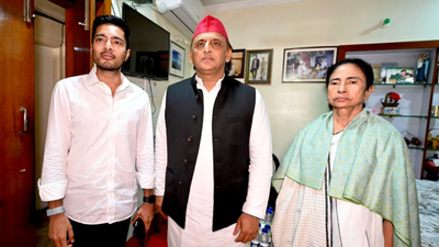 अखिलेश यादव: ‘दीदी, आप हारी नहीं हैं’: बंगाल में टीएमसी की हार के बाद अखिलेश यादव ने ममता से की मुलाकात, दिया भावनात्मक समर्थन | भारत समाचार