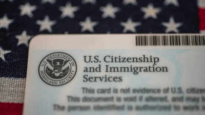 H1-B से राहत? यूएससीआईएस का कहना है कि कुछ वीजा धारकों को ग्रीन कार्ड प्रक्रिया के लिए अमेरिका छोड़ने की जरूरत नहीं होगी