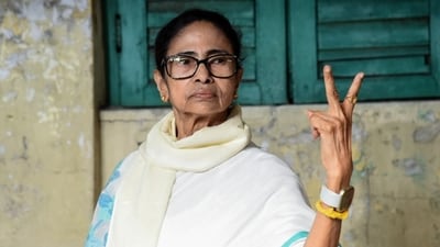 ‘बीजेपी, ईसीआई ने 100 से ज्यादा सीटें लूटीं’: बंगाल में बीजेपी के बहुमत से आगे निकलने पर ममता ने पीछे हटने से इनकार किया