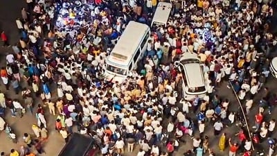 ‘किसी राजनेता को नहीं आना चाहिए…’: पुणे बलात्कार पीड़िता के पिता ने आरोपियों के लिए ‘मृत्युदंड’ की मांग की