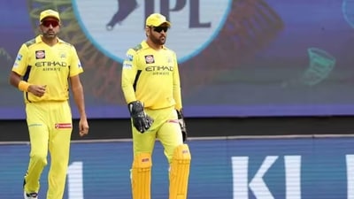 Ashwin Dhoni 1778251938501 1778251943996