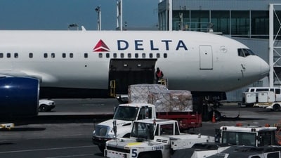 Delta flight attendant 1778455123195 1778455123325