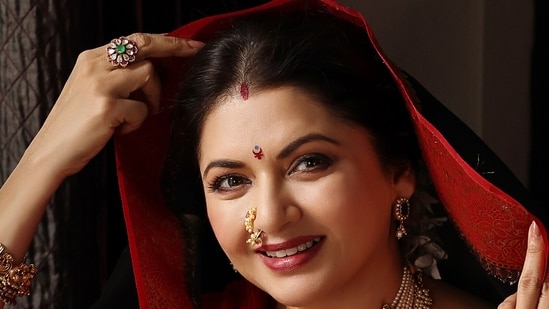 भाग्यश्री ने राजा शिवाजी में 10 साल छोटे रितेश देशमुख की मां की भूमिका निभाने का बचाव किया