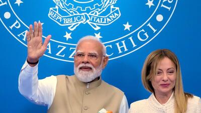 Italian Premier Giorgia Meloni right and India s 1779296065122