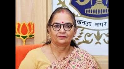 कोर्ट के हस्तक्षेप के बाद आखिरकार मेयर ने सपा पार्षद को शपथ दिलाई