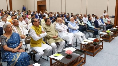 अमेरिका-ईरान युद्ध के नतीजों से जूझ रहे भारत के बीच पीएम मोदी के मंत्रियों को 3 संदेश