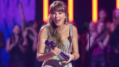 PEOPLE TAYLORSWIFT 1 1778220843259 1778220856046