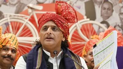 ‘चाहे एक सदी लग जाए’, ईवीएम को ख़त्म करने के लिए प्रतिबद्ध: अखिलेश यादव