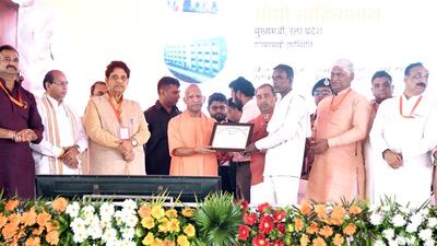 योगी ने कहा, उत्तर प्रदेश फतवों की राजनीति से विकास की ओर बढ़ गया है