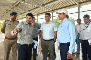 मंडल रेल प्रबंधक द्वारा जौनपुर जंक्शन स्टेशन यार्ड री-मॉडलिंग कार्य का निरीक्षण, सुरक्षा एवं गुणवत्ता पर दिया विशेष जोर 5 WhatsApp Image 2026 05 20 at 6.10.39 PM