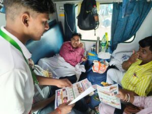 गोरखपुर रेलवे स्टेशन पर चला विशेष संरक्षा जागरूकता अभियान, नुक्कड़ नाटक के माध्यम से यात्रियों को दिए अग्नि सुरक्षा एवं स्वच्छता के संदेश 9 WhatsApp Image 2026 05 30 at 4.19.30 PM