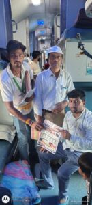 गोरखपुर रेलवे स्टेशन पर चला विशेष संरक्षा जागरूकता अभियान, नुक्कड़ नाटक के माध्यम से यात्रियों को दिए अग्नि सुरक्षा एवं स्वच्छता के संदेश 4 WhatsApp Image 2026 05 30 at 4.19.32 PM 1