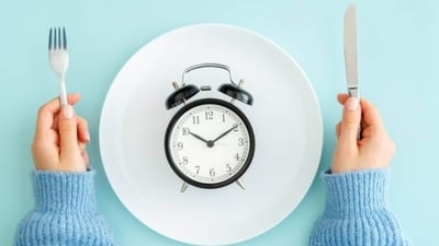 क्या आंतरायिक उपवास सभी के लिए सुरक्षित है? गैस्ट्रोएंटेरोलॉजिस्ट ने बताया कि किसे सावधान रहना चाहिए