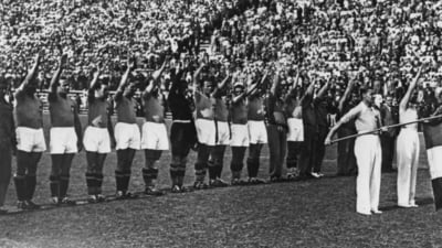 कैसे बेनिटो मुसोलिनी की इटली ने 1934 के विश्व कप को फुटबॉल के पहले राजनीतिक तमाशे में बदल दिया