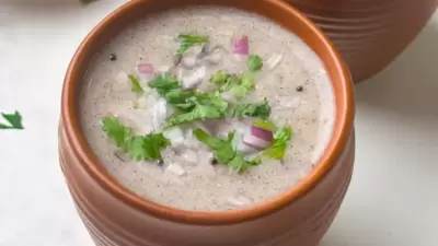 यदि आपके घर में रागी है, तो अपने आप को हाइड्रेट करने के लिए इस स्वादिष्ट पारंपरिक दक्षिण भारतीय प्रोबायोटिक समर ड्रिंक रेसिपी को आज़माएँ