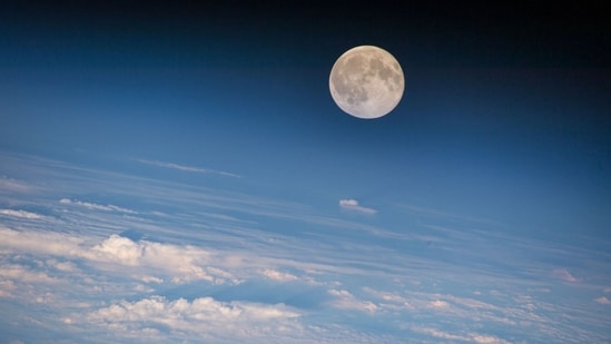 super blue moon breathtaking pics 1693468460389 1779372822759 9d1a0dcf c747 4de9 82b3 b7ccddad36e5.j